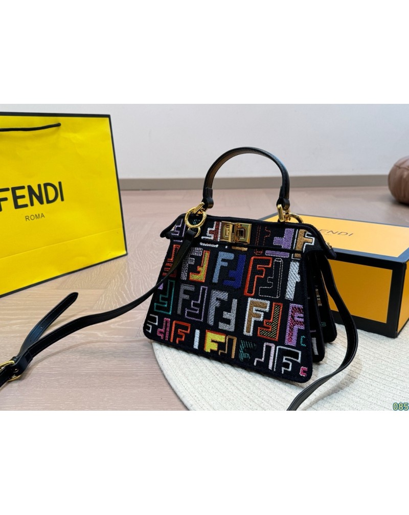 フェンデイ ハンドバッグ超人気ショルダーバッグ精緻刺繍ロゴオシャレ