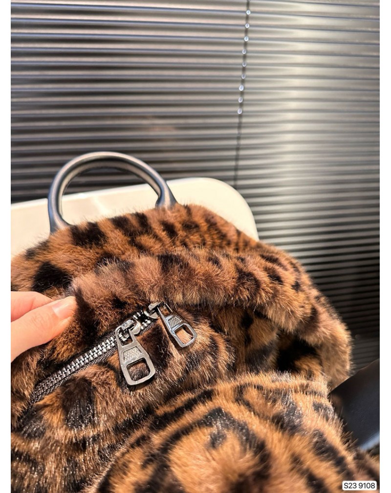 ブランド バックパック可愛いクマちゃん付きふわふわ人気流行