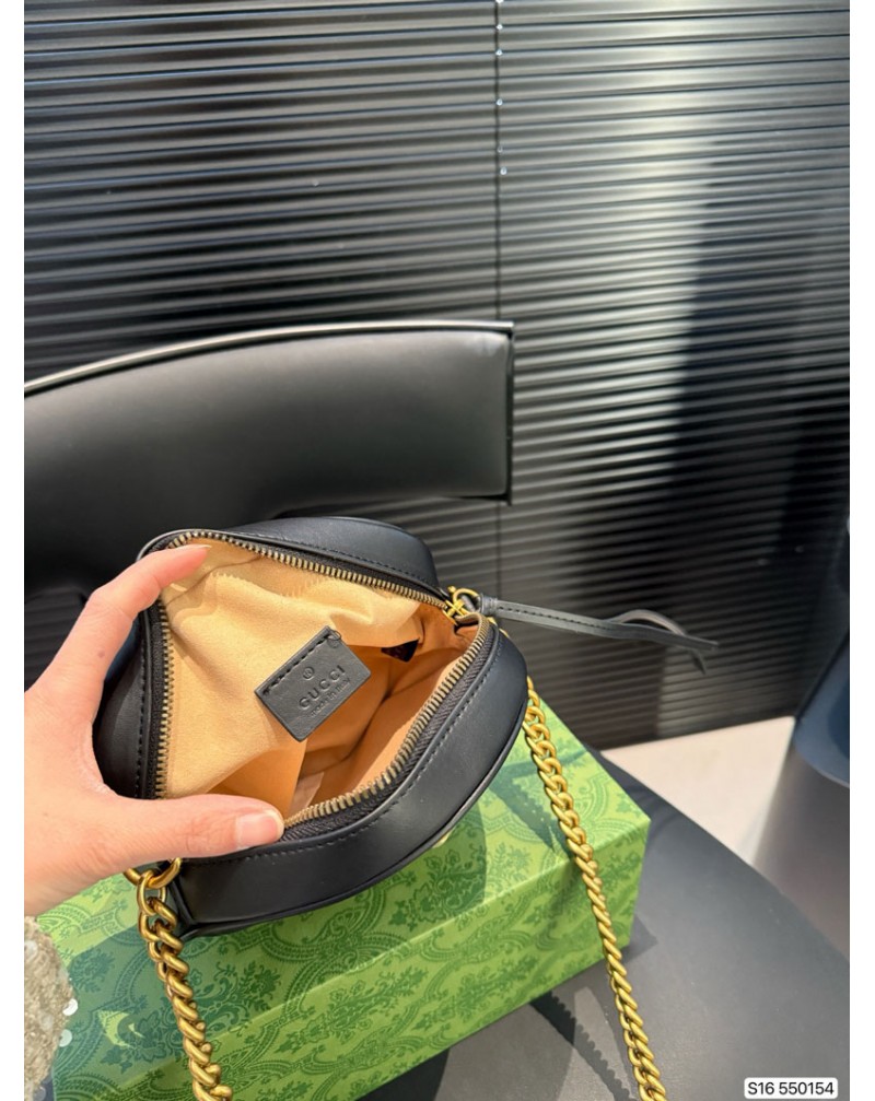 グッチ ショルダーバッグ円型可愛いミニ斜め掛けバッグオシャレ女性用
