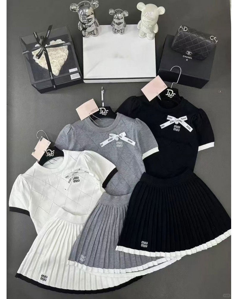 ミュウミュウ  ニットTシャツスカートセット可愛いスタイリッシュ上下セット女の子ウェアおしゃれ