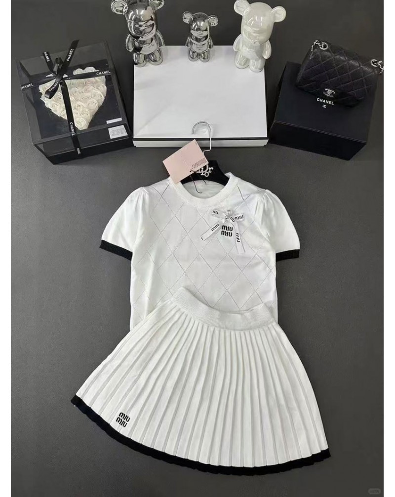 ミュウミュウ  ニットTシャツスカートセット可愛いスタイリッシュ上下セット女の子ウェアおしゃれ