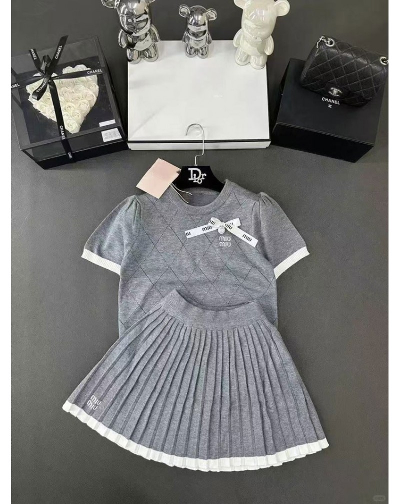 ミュウミュウ  ニットTシャツスカートセット可愛いスタイリッシュ上下セット女の子ウェアおしゃれ