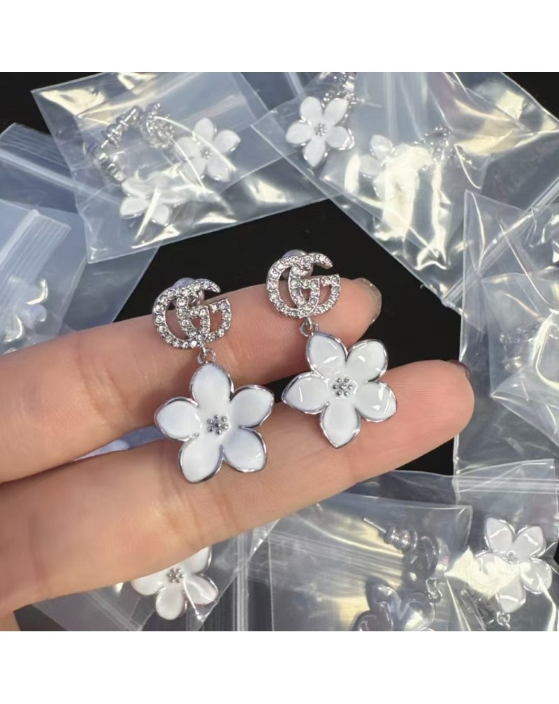 グッチ ピアス可愛いオシャレ花形キラキラピアス潮流アクセサリー
