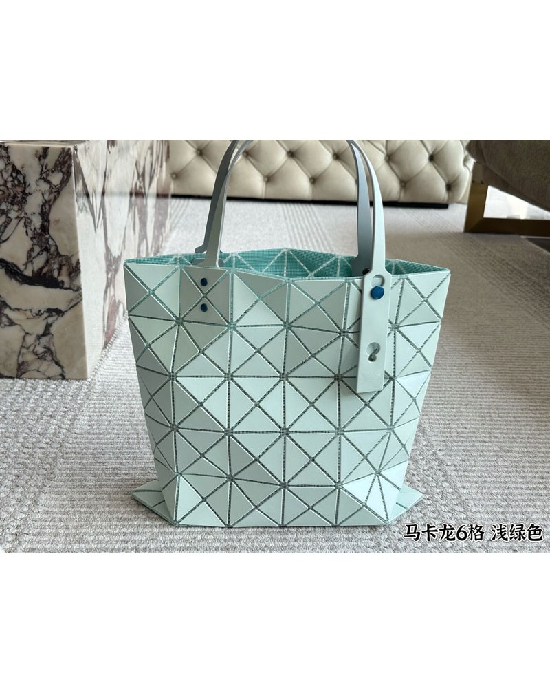 Issey Miyakeトートバッグカワイイミントグリーンショルダーバツグ折畳み収納便利