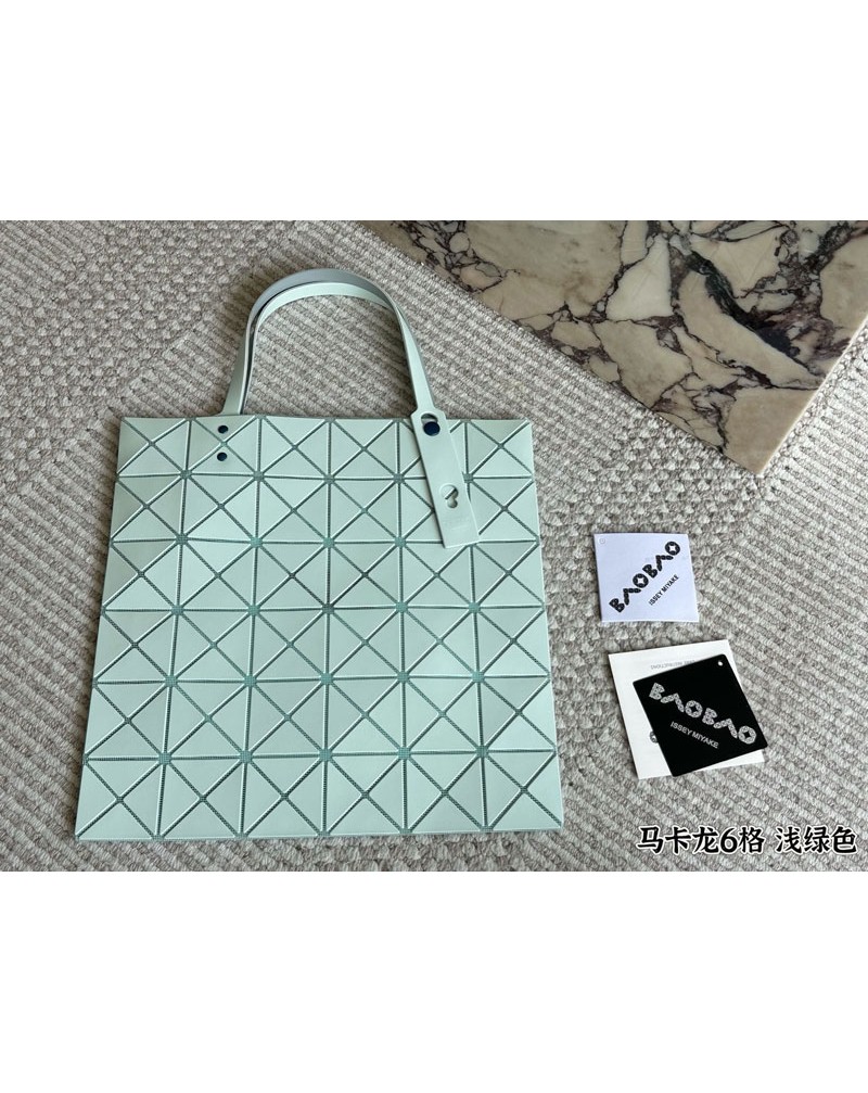 Issey Miyakeトートバッグカワイイミントグリーンショルダーバツグ折畳み収納便利