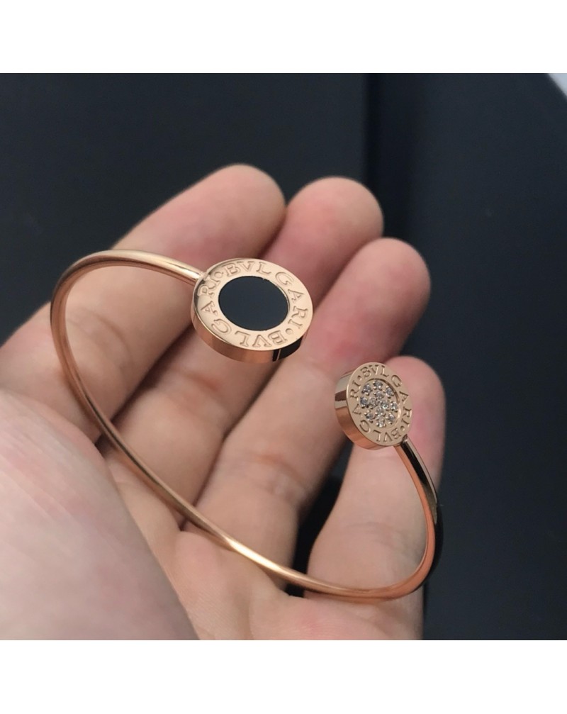 ブルガリブレスレット潮流人気アクセサリーフリチラリアの組み合わせ ブルガリブレスレット潮流人気アクセサリーフリチラリアの組み合わせ