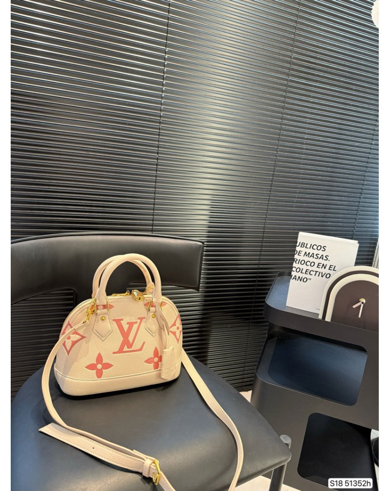 ルイヴィトン ハンドバッグ人気ショルダーバッグ可愛い貝殻バッグ女性芸能人愛用