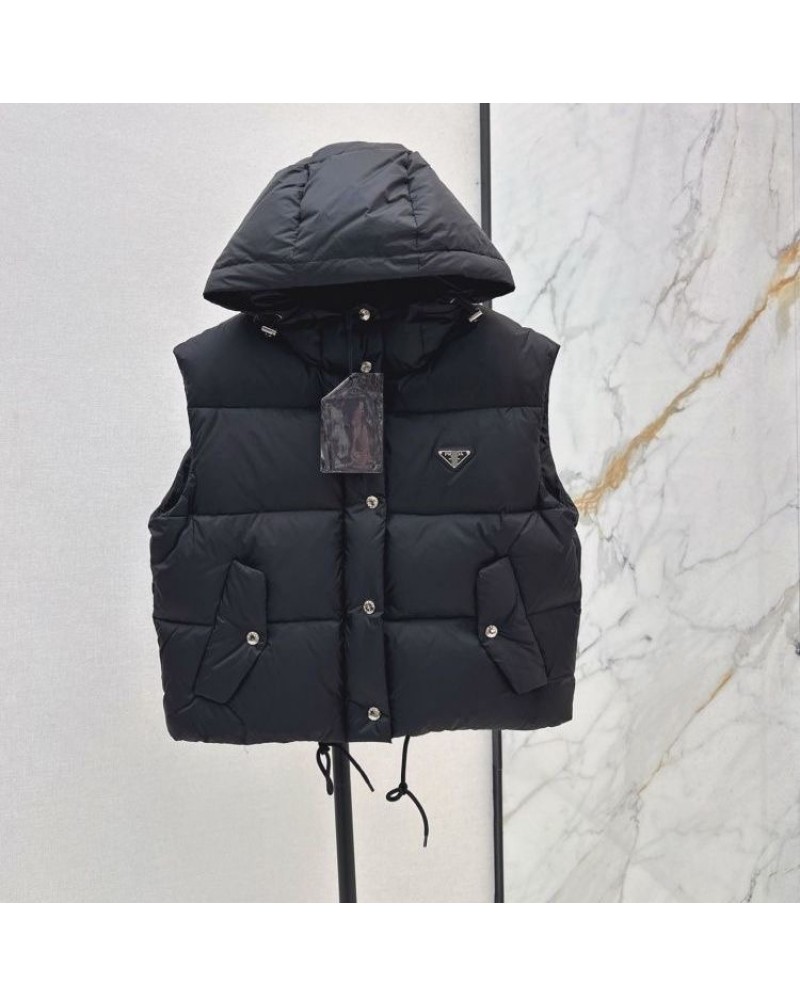 プラダ ダウンジャケットフッド付き袖取り外し可能ダウンベストになる素敵 プラダ ダウンジャケットフッド付き袖取り外し可能ダウンベストになる素敵