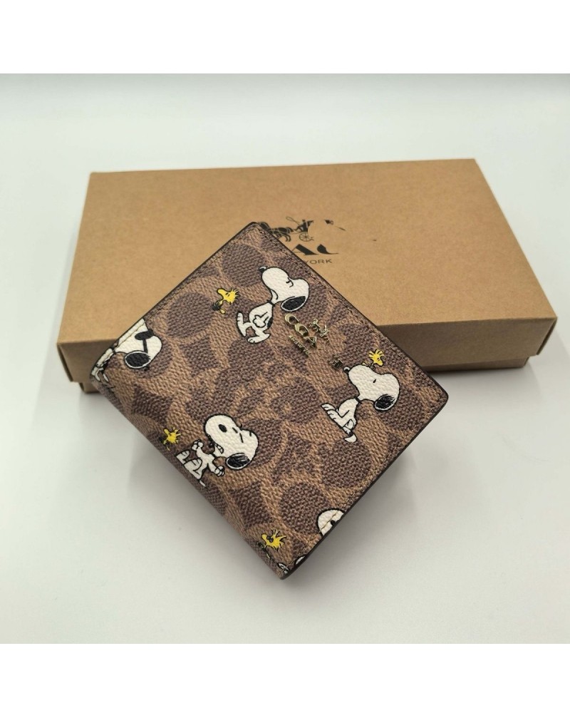 コーチ スヌーピーコラボ小銭入れ可愛い短財布coach カード入れサイフ持ち運び便利