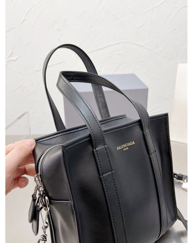 バレンシアガ トートバッグお洒落ファッション人気ハンドバッグ高級革製人気ショルダーバッグ バレンシアガ トートバッグお洒落ファッション人気ハンドバッグ高級革製人気ショルダーバッグ