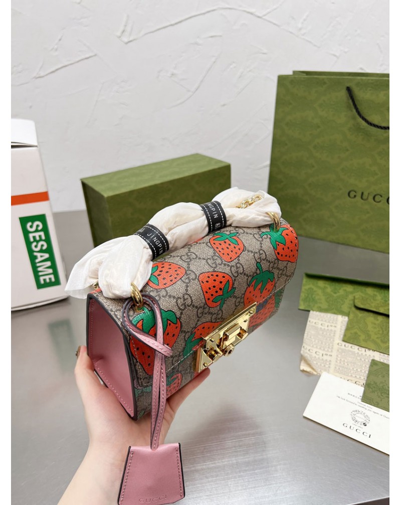 ブランドショルダーバッググッチ 斜め掛けバッグお洒落可愛いいちご付き高級革製カバン ブランドショルダーバッググッチ 斜め掛けバッグお洒落可愛いいちご付き高級革製カバン