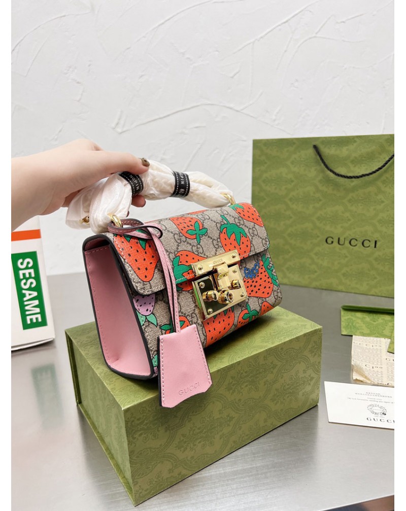 ブランドショルダーバッググッチ 斜め掛けバッグお洒落可愛いいちご付き高級革製カバン ブランドショルダーバッググッチ 斜め掛けバッグお洒落可愛いいちご付き高級革製カバン