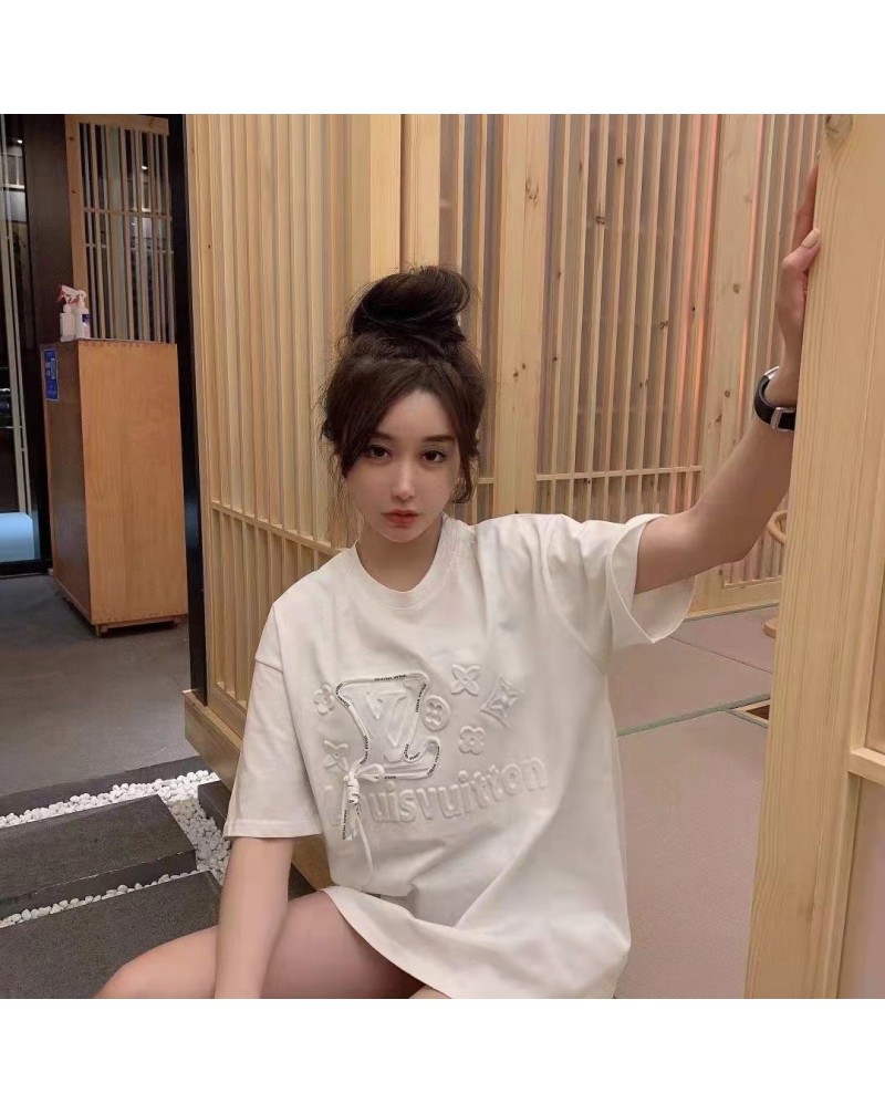 人気新作ヴィトン tシャツ半袖お洒落個性凹凸ロゴ付きトップスカジュアルファッション上着女性向け