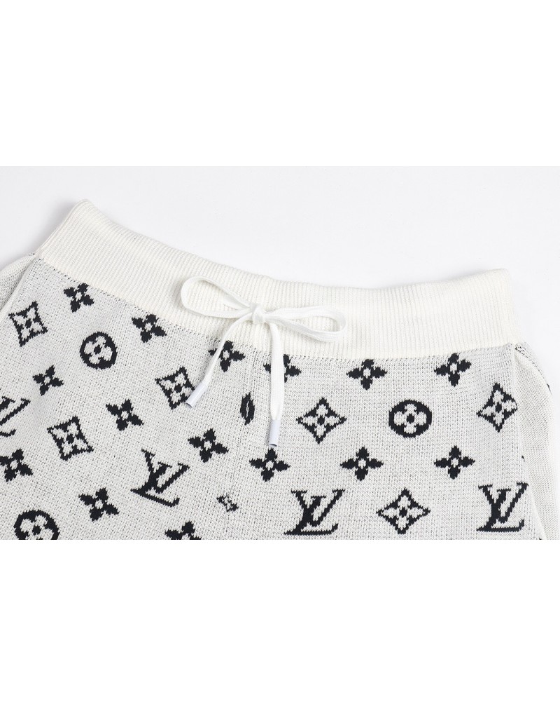 ヴィトン半袖ニットハーフパンツセットお洒落モノグラムソフト氷の糸薄軽い凉しいトップス上下セット ヴィトン半袖ニットハーフパンツセットお洒落モノグラムソフト氷の糸薄軽い凉しいトップス上下セット