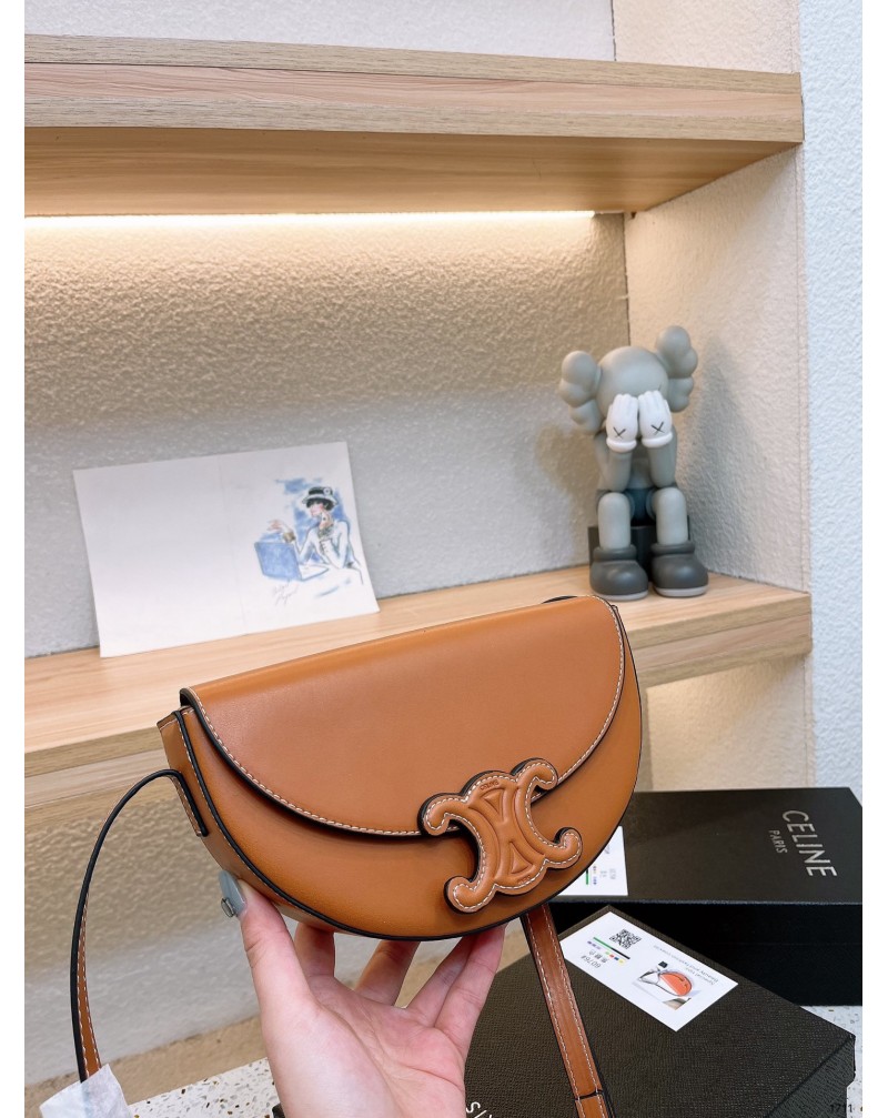 セリーヌ ショルダーバッグファッション人気ブランド斜め掛けバッグお洒落ムーンバッグ革製高級