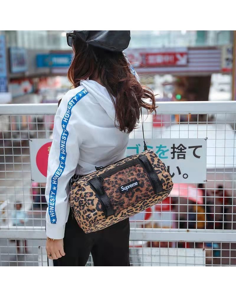 supreme 旅行バッグ潮流個性人気旅行ハンドバックショルダーバック歌手芸能人愛用