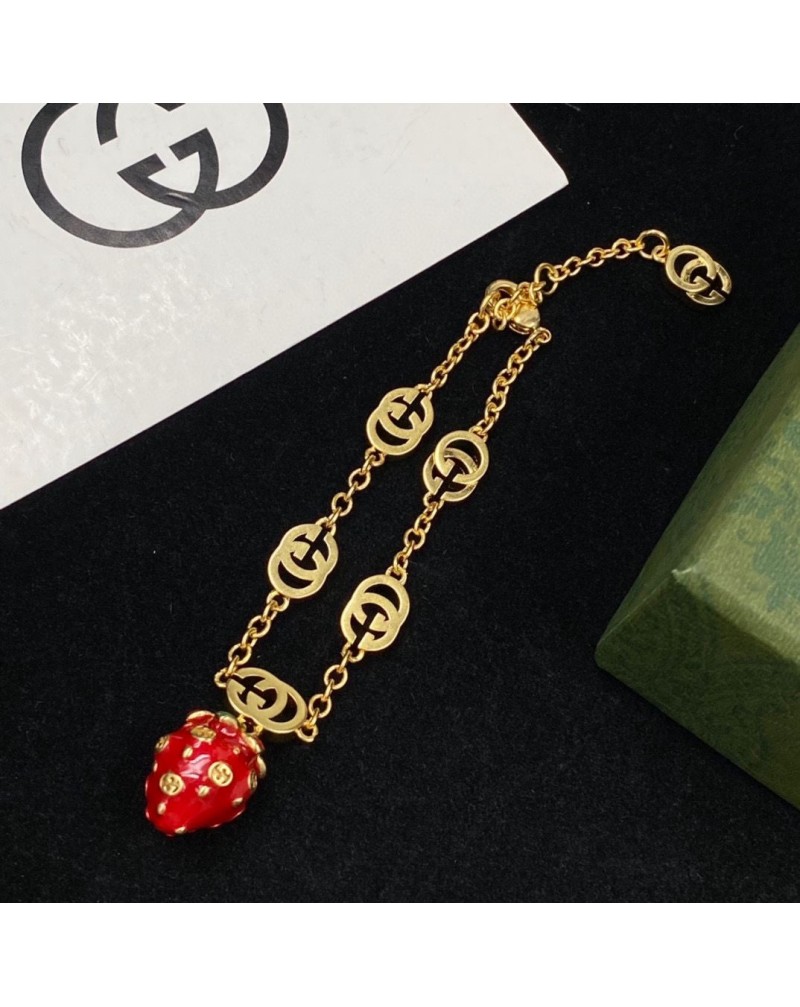 グッチブレスレットお洒落可愛いいちご付きファッション大人気 グッチブレスレットお洒落可愛いいちご付きファッション大人気