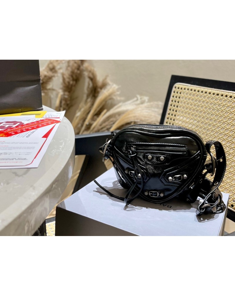 バレンシアガ ショルダーバック心型パンク感バイク風個性潮流ミニバック芸能人愛用