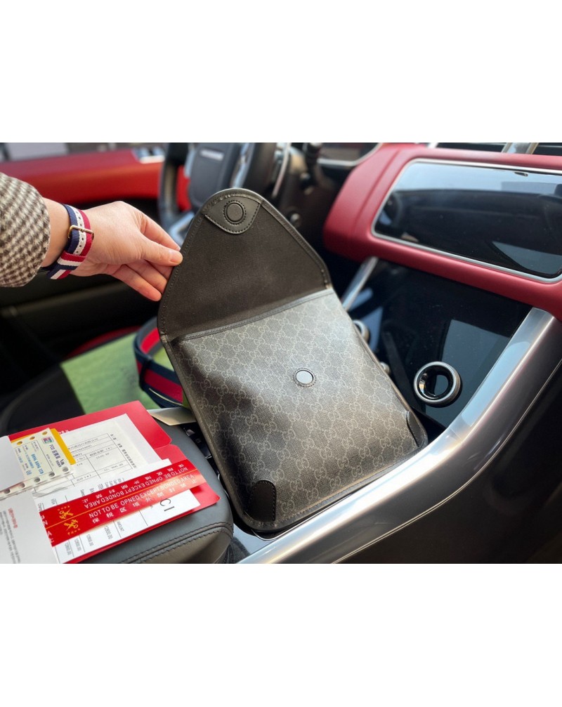 グッチ ショルダーバックお洒落ビジネス風斜め掛けバッグ高級レザー製