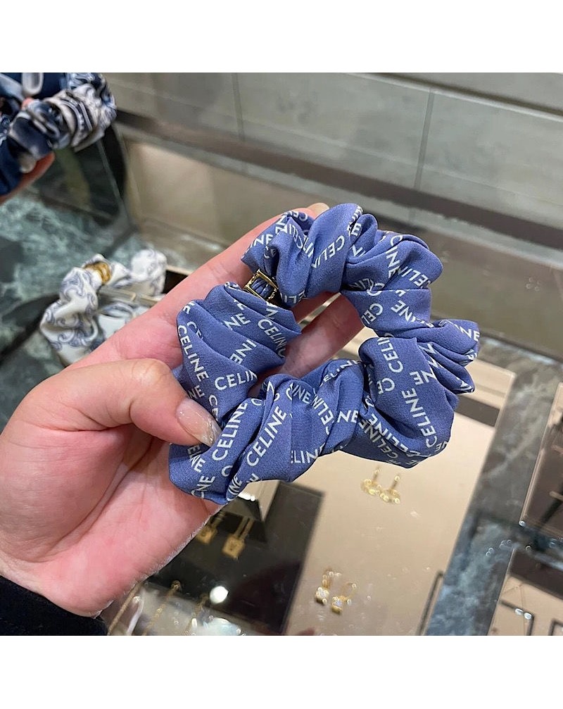 セリーヌ ヘアリングお洒落ファッション髪まとめアクセサリー