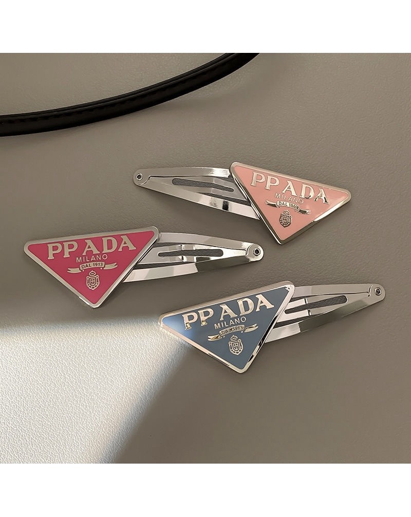 プラダ ヘアピンお洒落人気髪アクセサリー綺麗可愛い