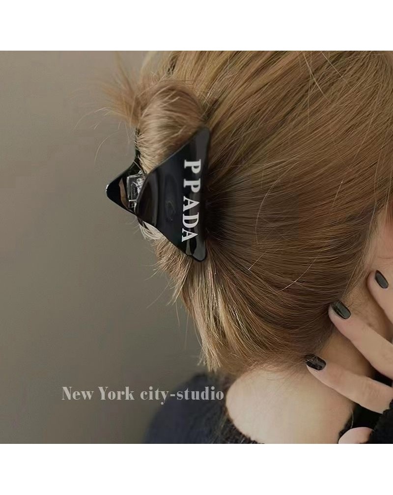 プラダ ヘアクリップファッション人気髪まとめクリップ