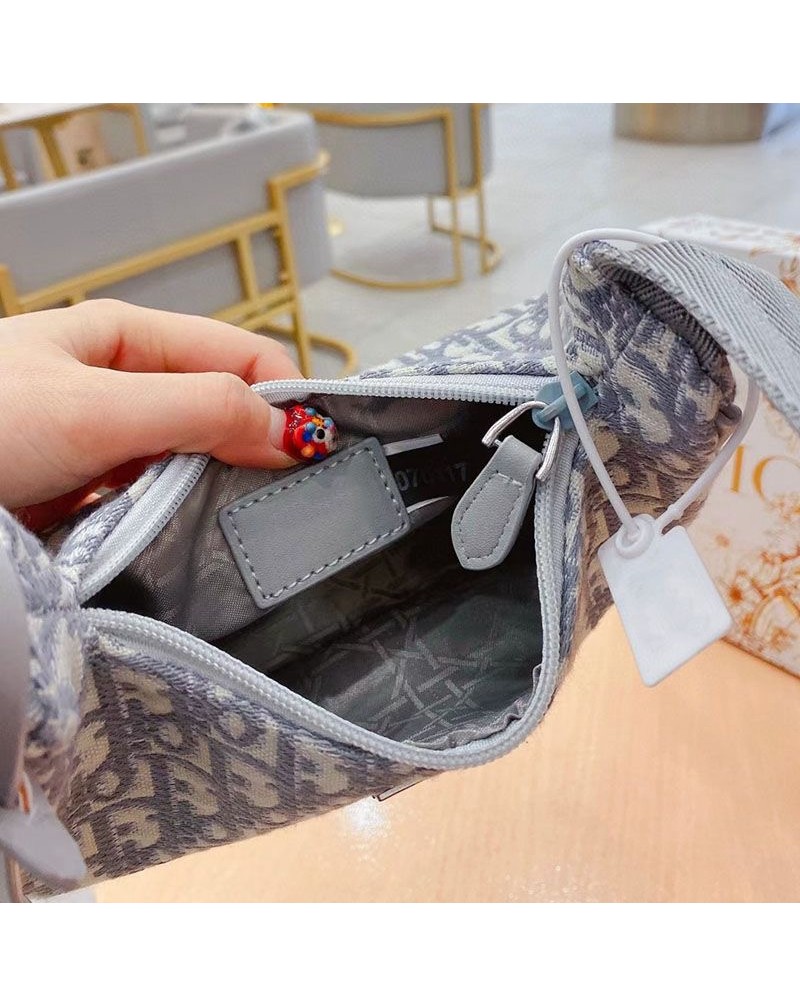 ディオール わき下のバックファッション高級ブランドショルダーバッグお洒落 ディオール わき下のバックファッション高級ブランドショルダーバッグお洒落